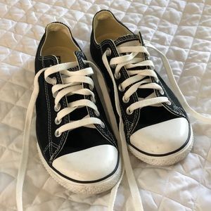 Converse sneakers black size 7